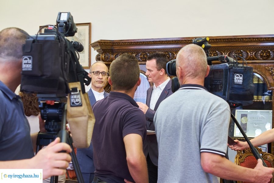 Iráni nagykövet a Városházán