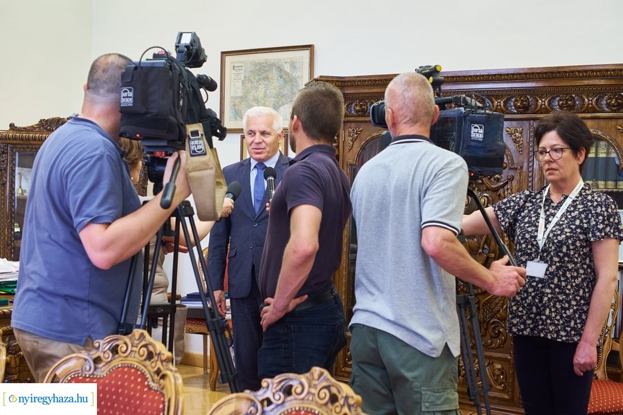 Iráni nagykövet a Városházán