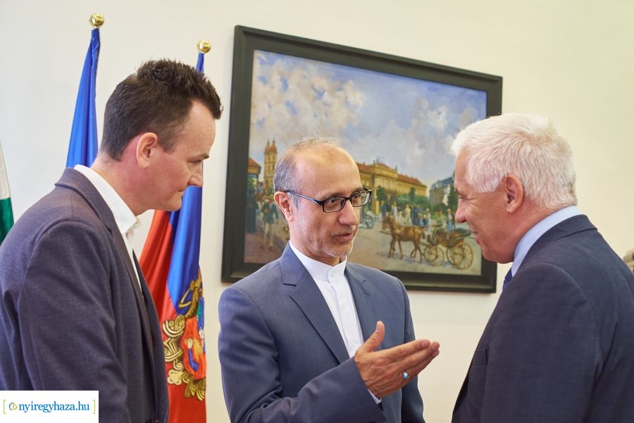 Iráni nagykövet a Városházán