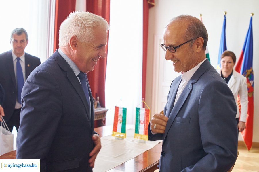 Iráni nagykövet a Városházán