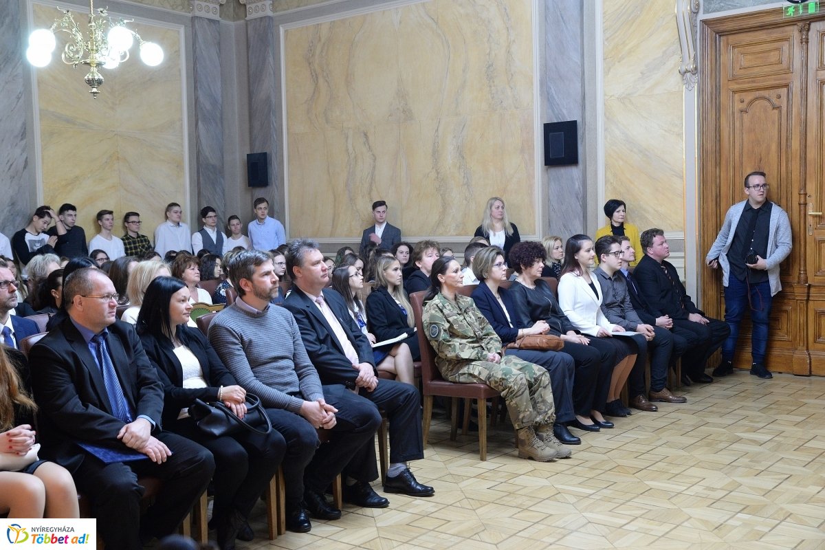 Irodalmi pályázat eredményhirdetése