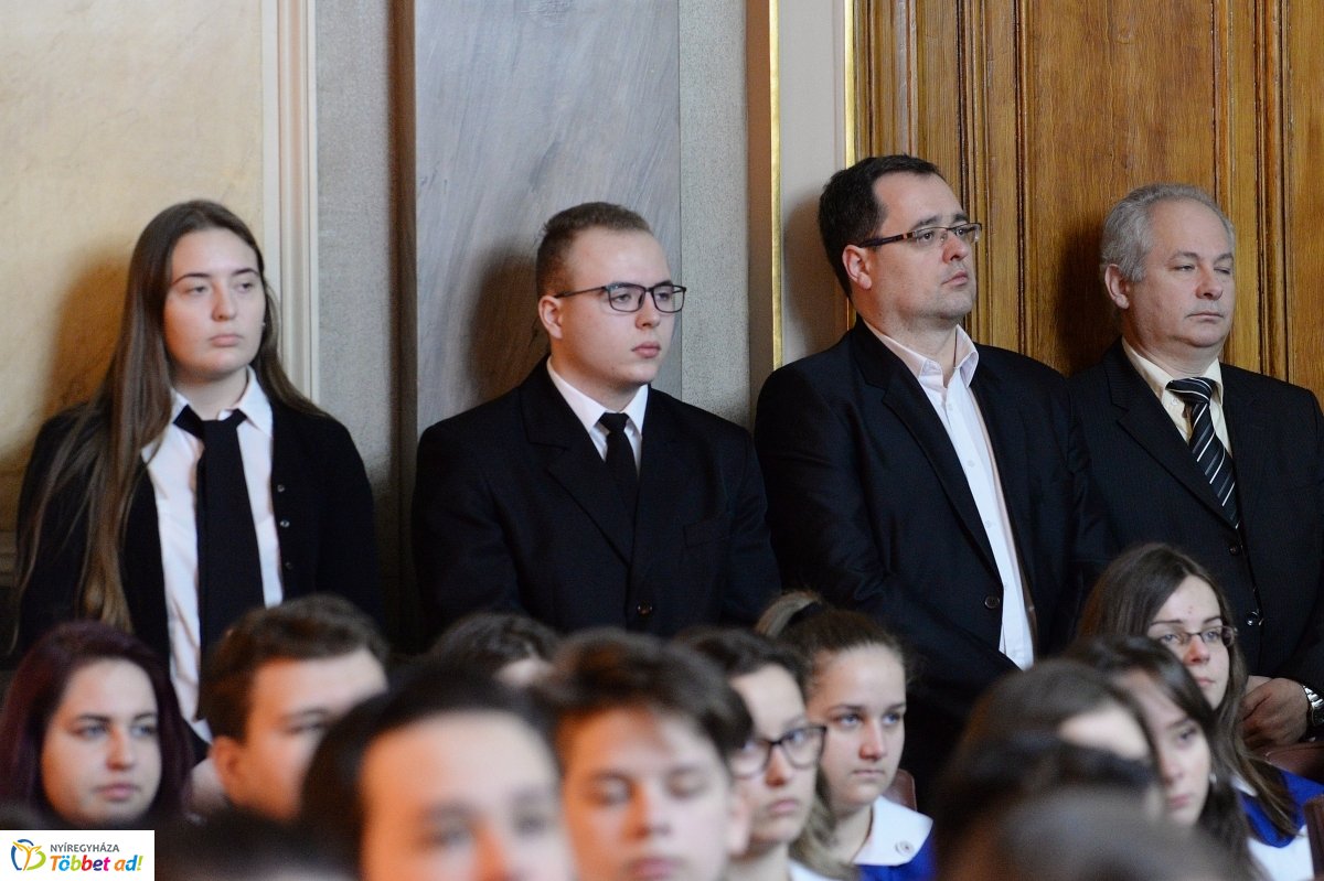 Irodalmi pályázat eredményhirdetése