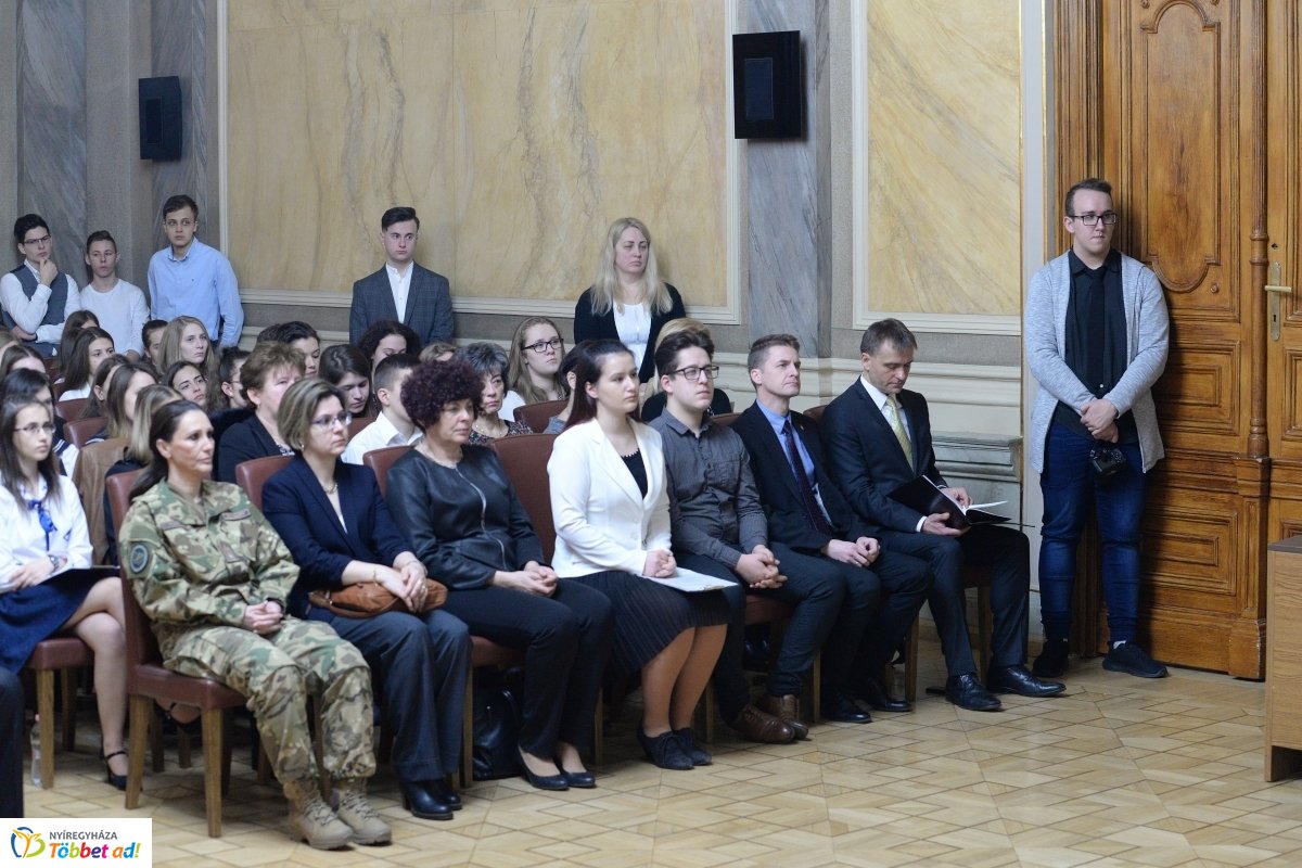 Irodalmi pályázat eredményhirdetése