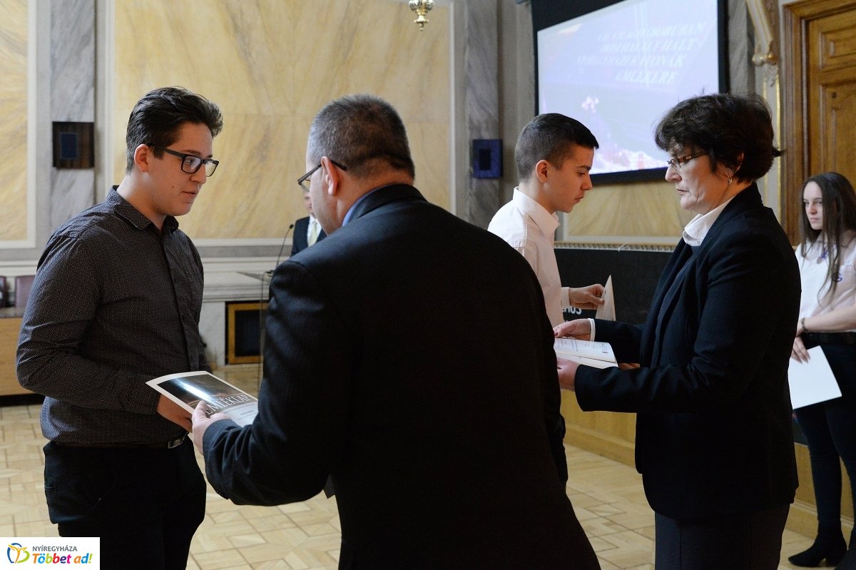 Irodalmi pályázat eredményhirdetése