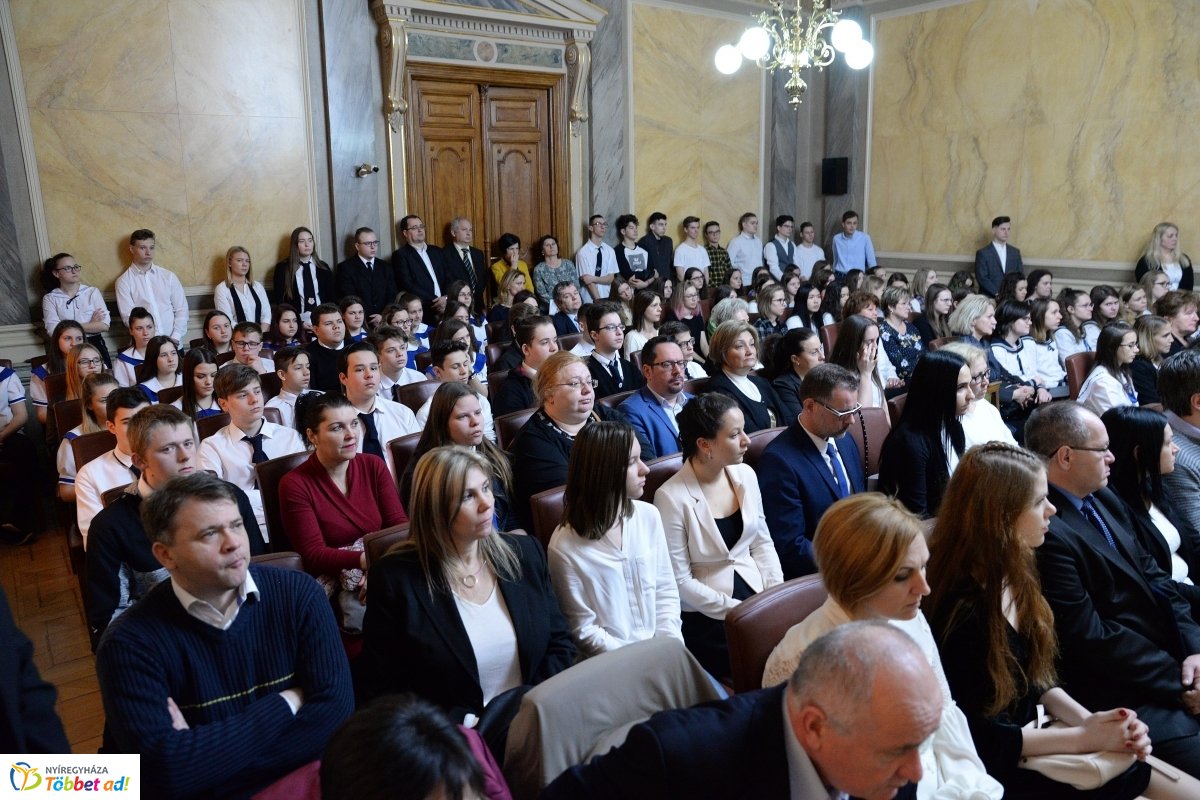 Irodalmi pályázat eredményhirdetése