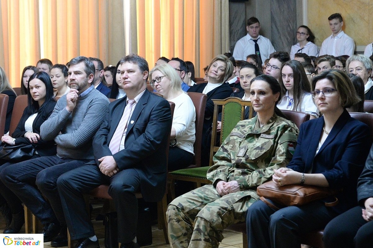 Irodalmi pályázat eredményhirdetése