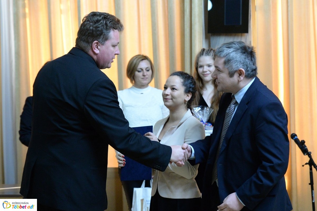 Irodalmi pályázat eredményhirdetése