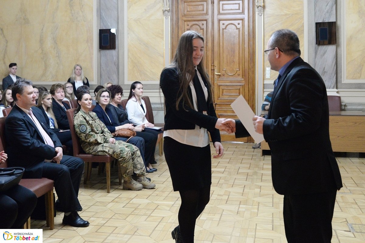 Irodalmi pályázat eredményhirdetése