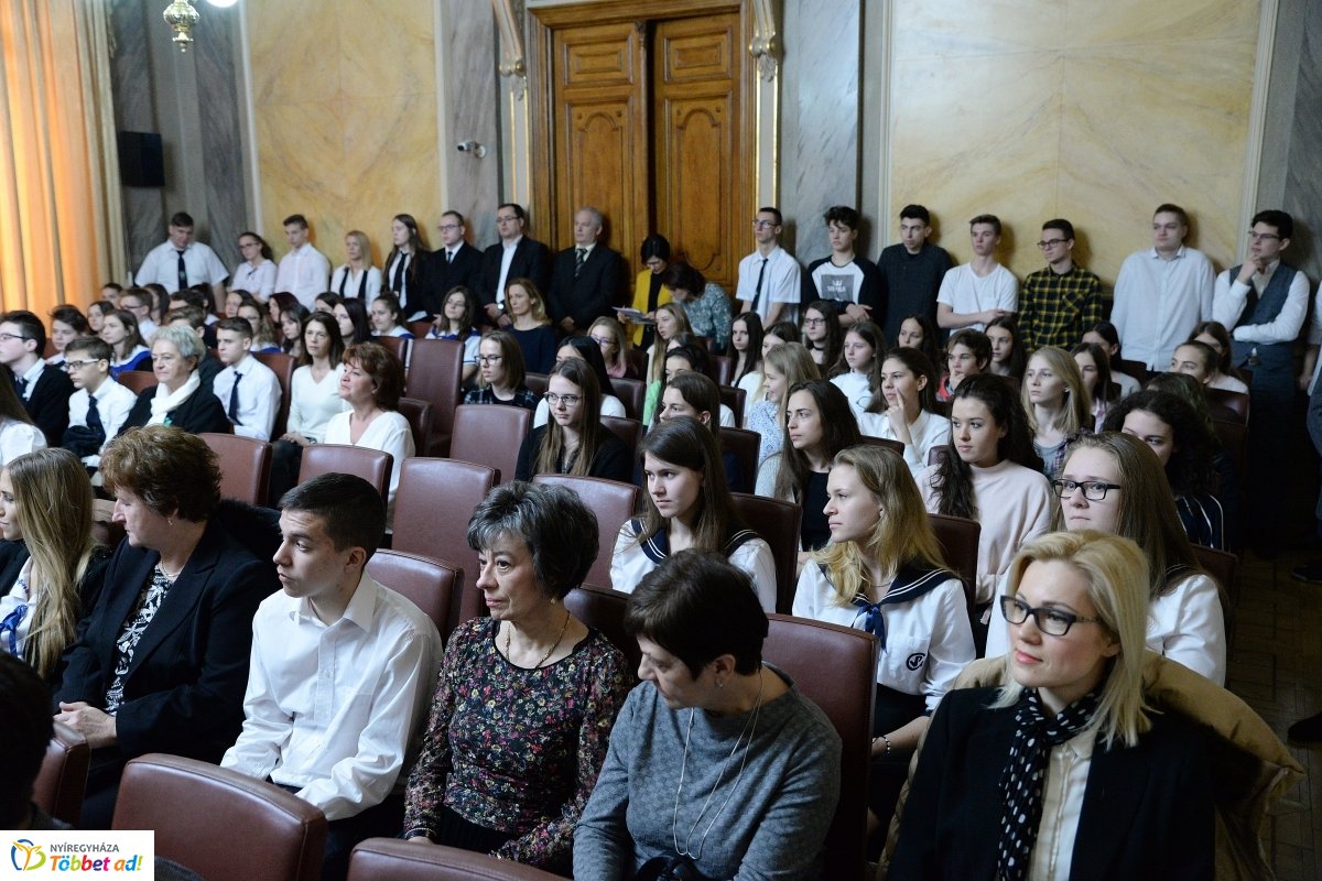 Irodalmi pályázat eredményhirdetése