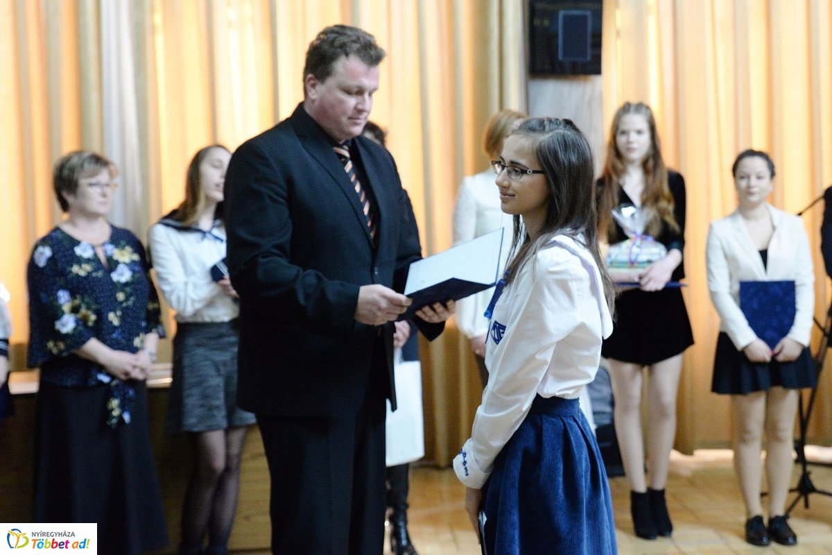 Irodalmi pályázat eredményhirdetése