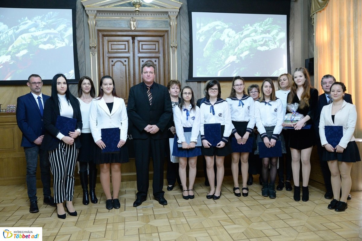 Irodalmi pályázat eredményhirdetése