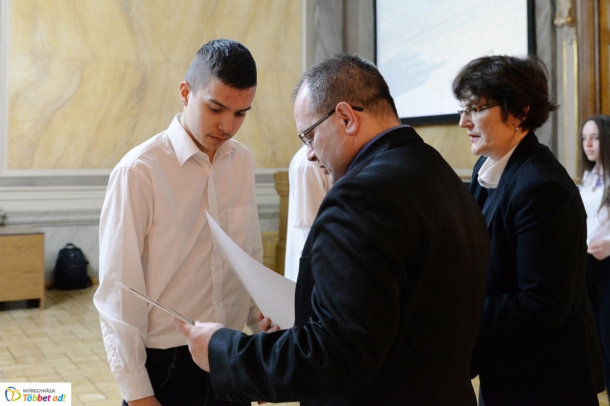 Irodalmi pályázat eredményhirdetése