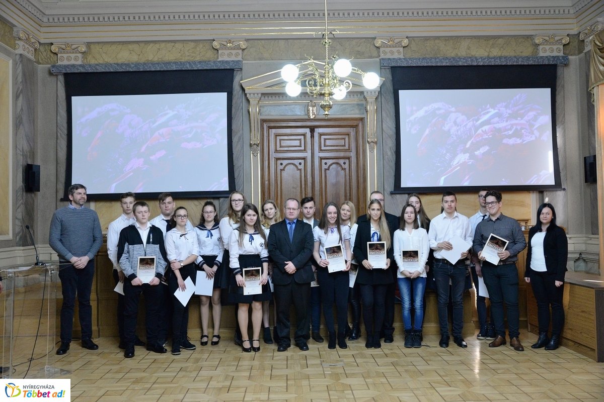 Irodalmi pályázat eredményhirdetése