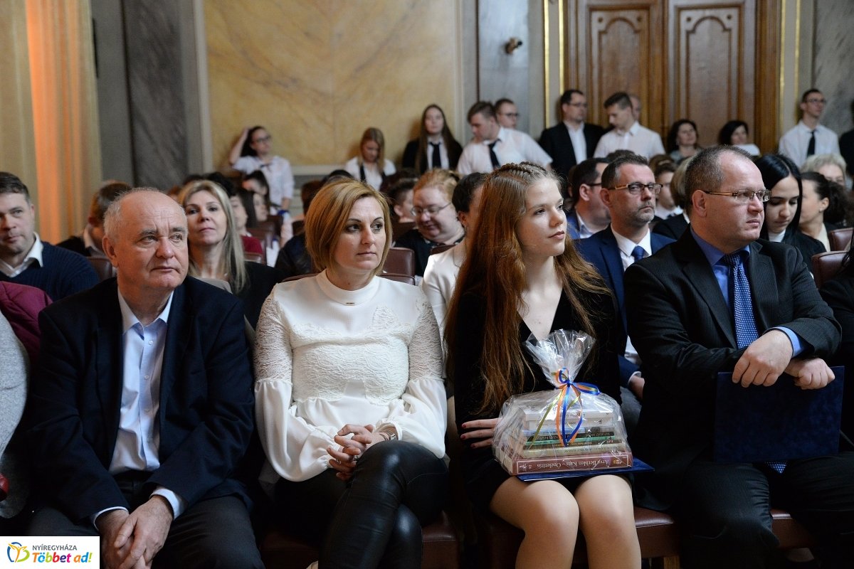 Irodalmi pályázat eredményhirdetése