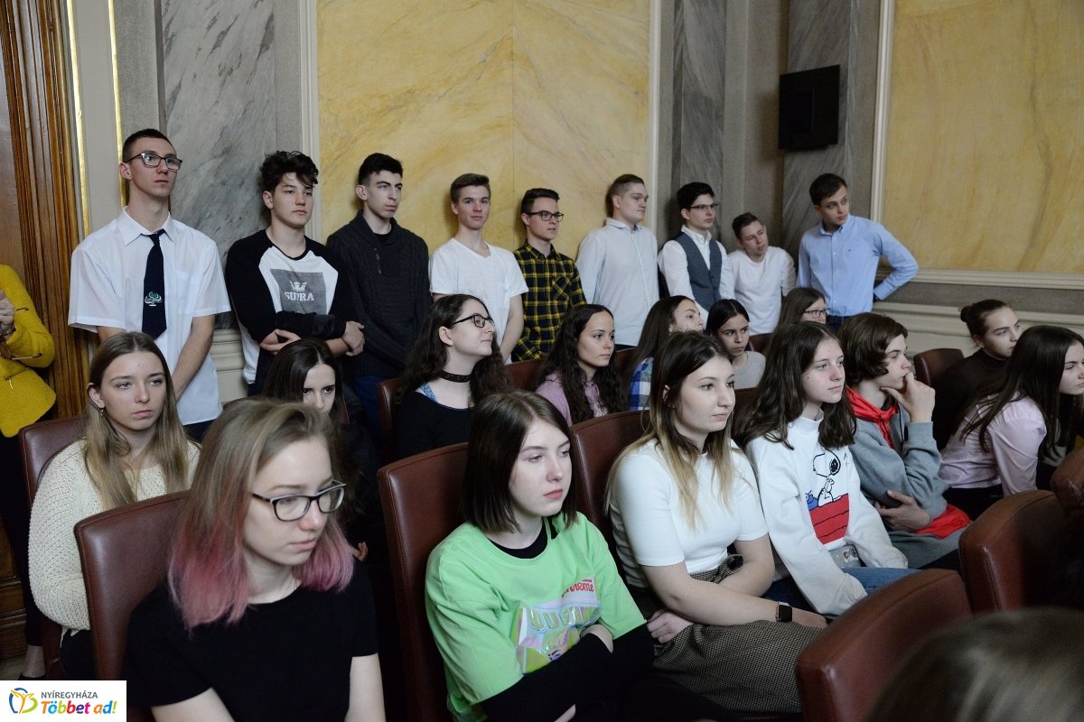 Irodalmi pályázat eredményhirdetése