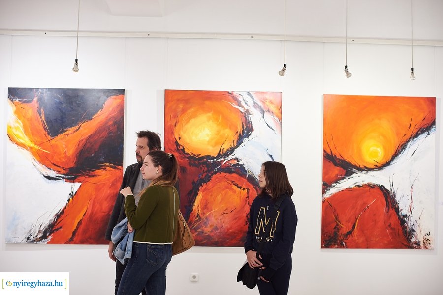 Iserlohni alkotások kiállítása a Pál Gyula teremben