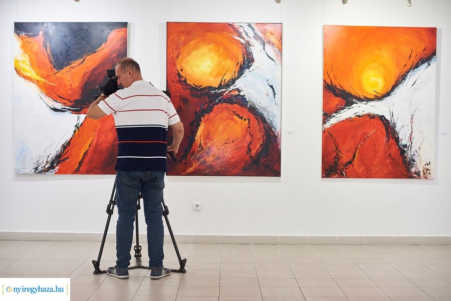 Iserlohni alkotások kiállítása a Pál Gyula teremben