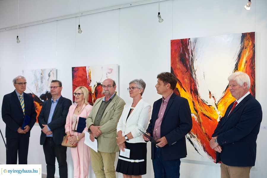 Iserlohni alkotások kiállítása a Pál Gyula teremben