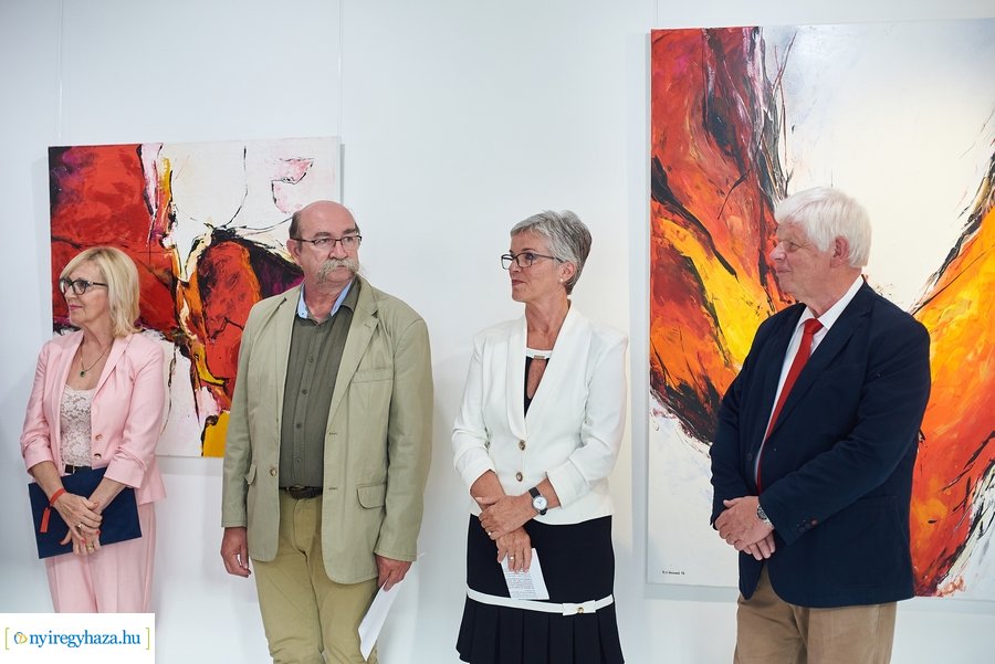 Iserlohni alkotások kiállítása a Pál Gyula teremben