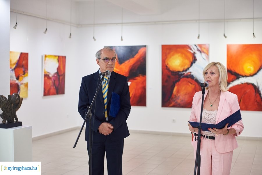 Iserlohni alkotások kiállítása a Pál Gyula teremben