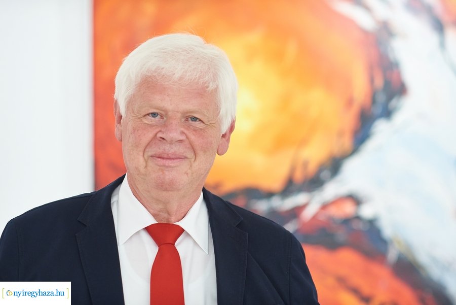 Iserlohni alkotások kiállítása a Pál Gyula teremben