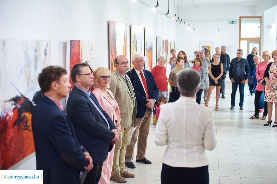 Iserlohni alkotások kiállítása a Pál Gyula teremben