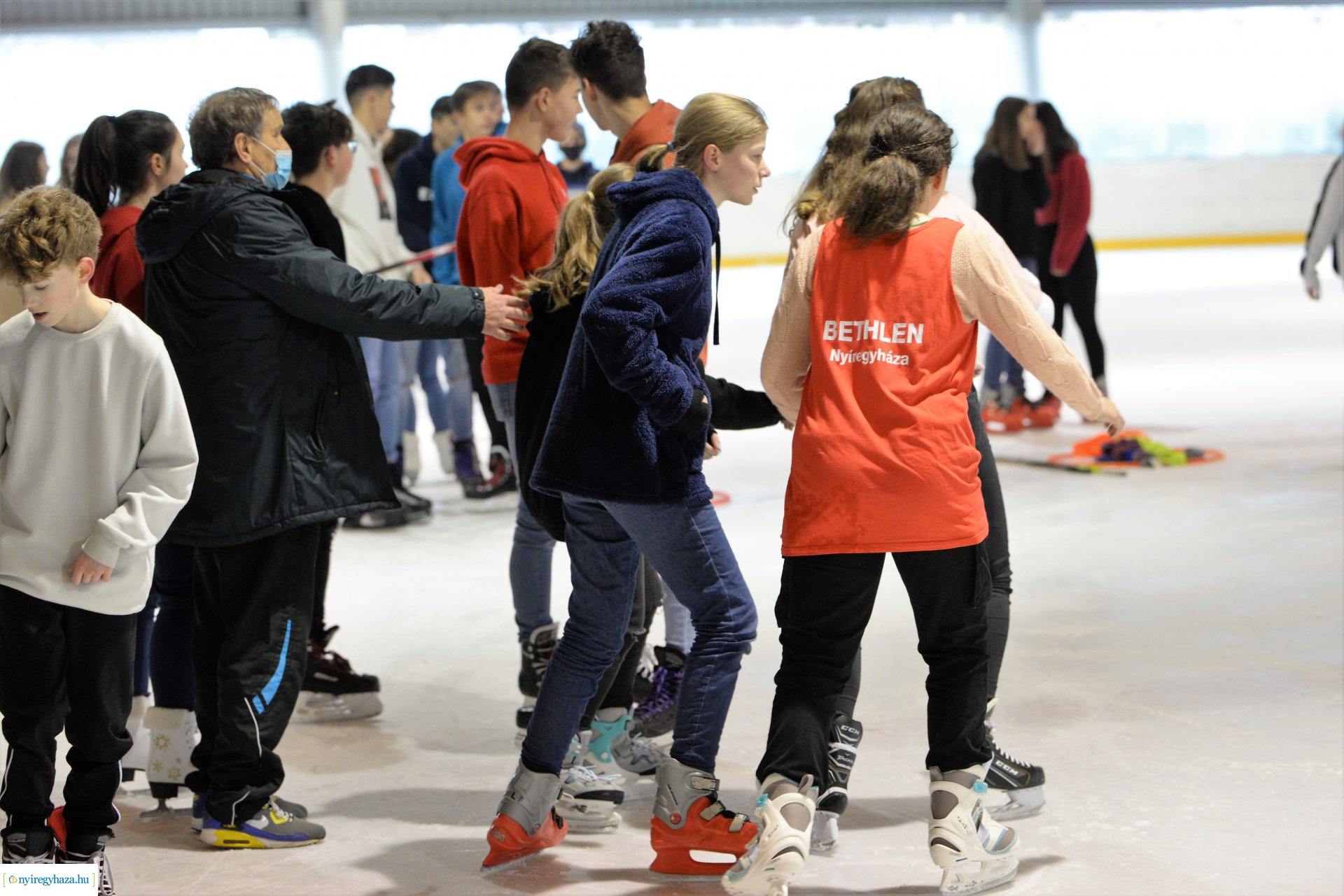 Iskolások jégtusa versenye