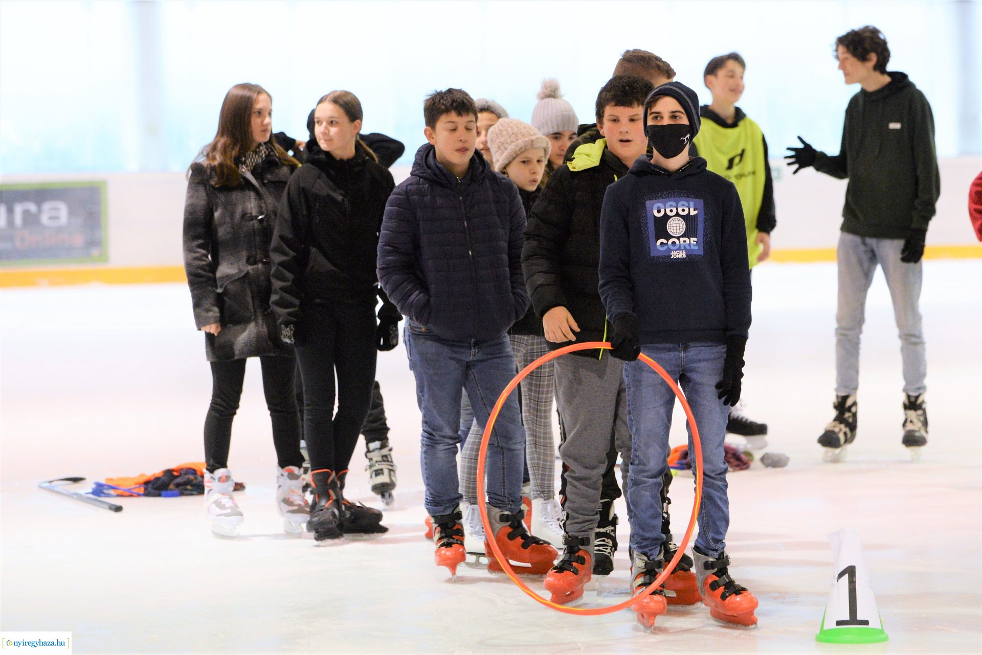 Iskolások jégtusa versenye