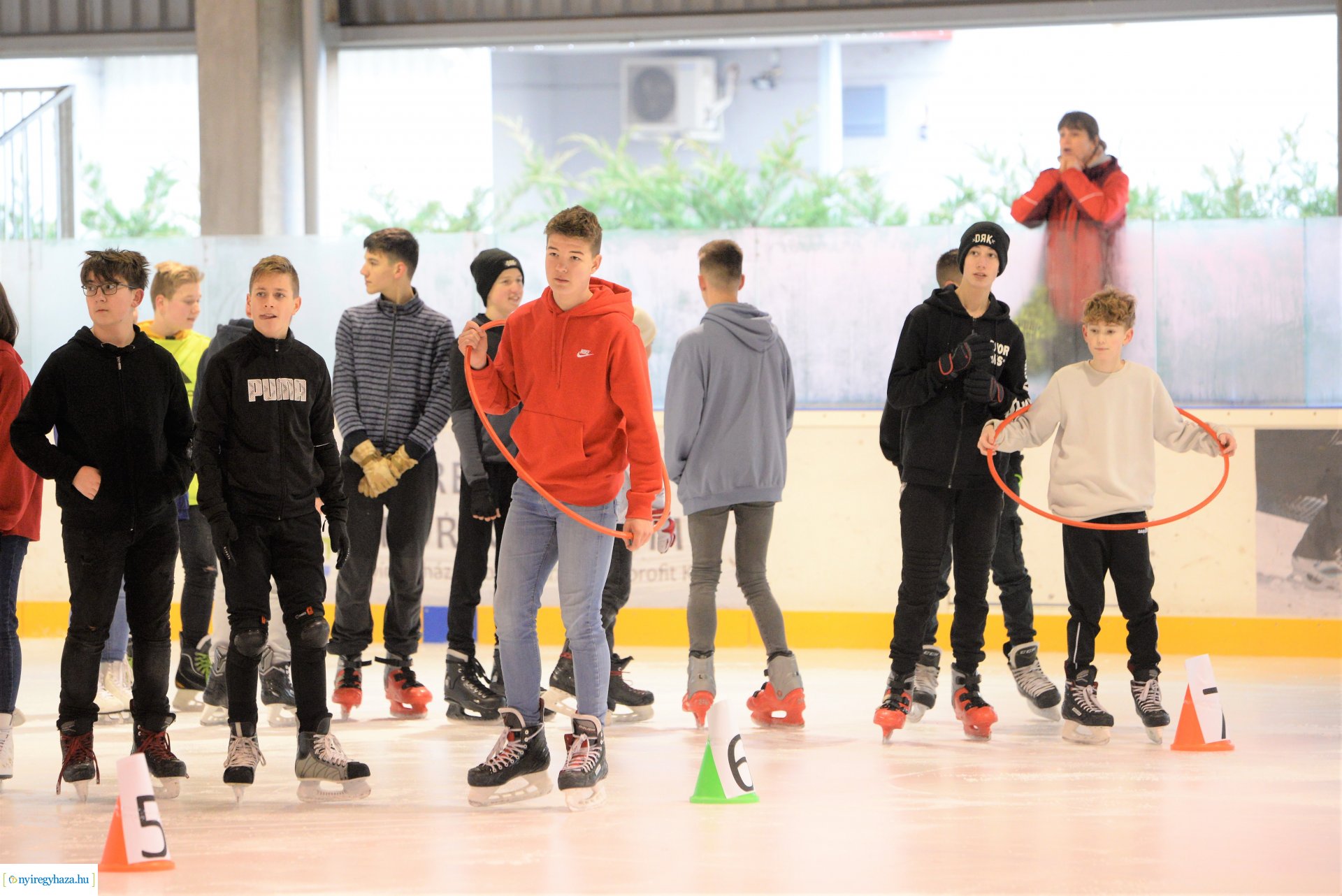 Iskolások jégtusa versenye