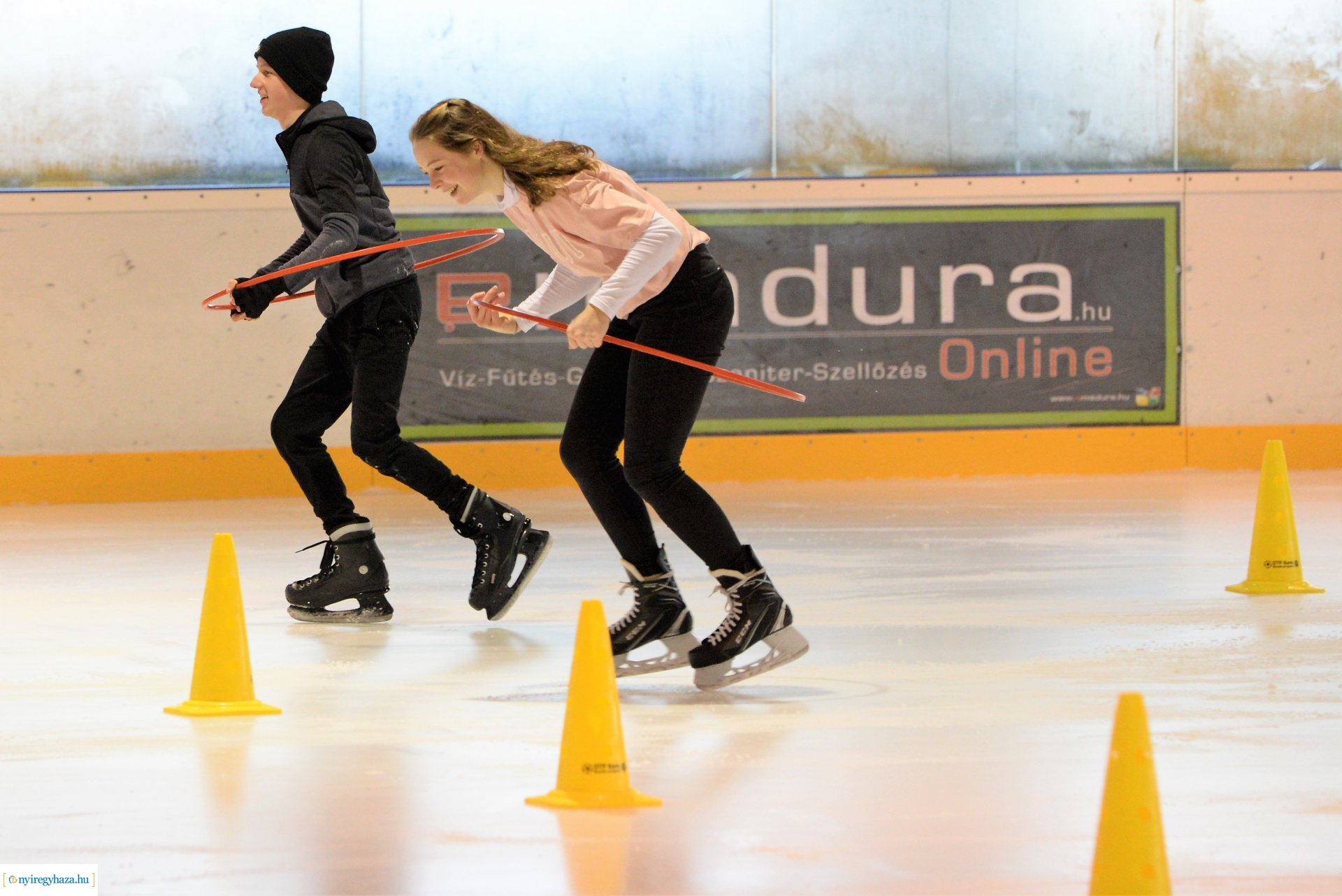 Iskolások jégtusa versenye