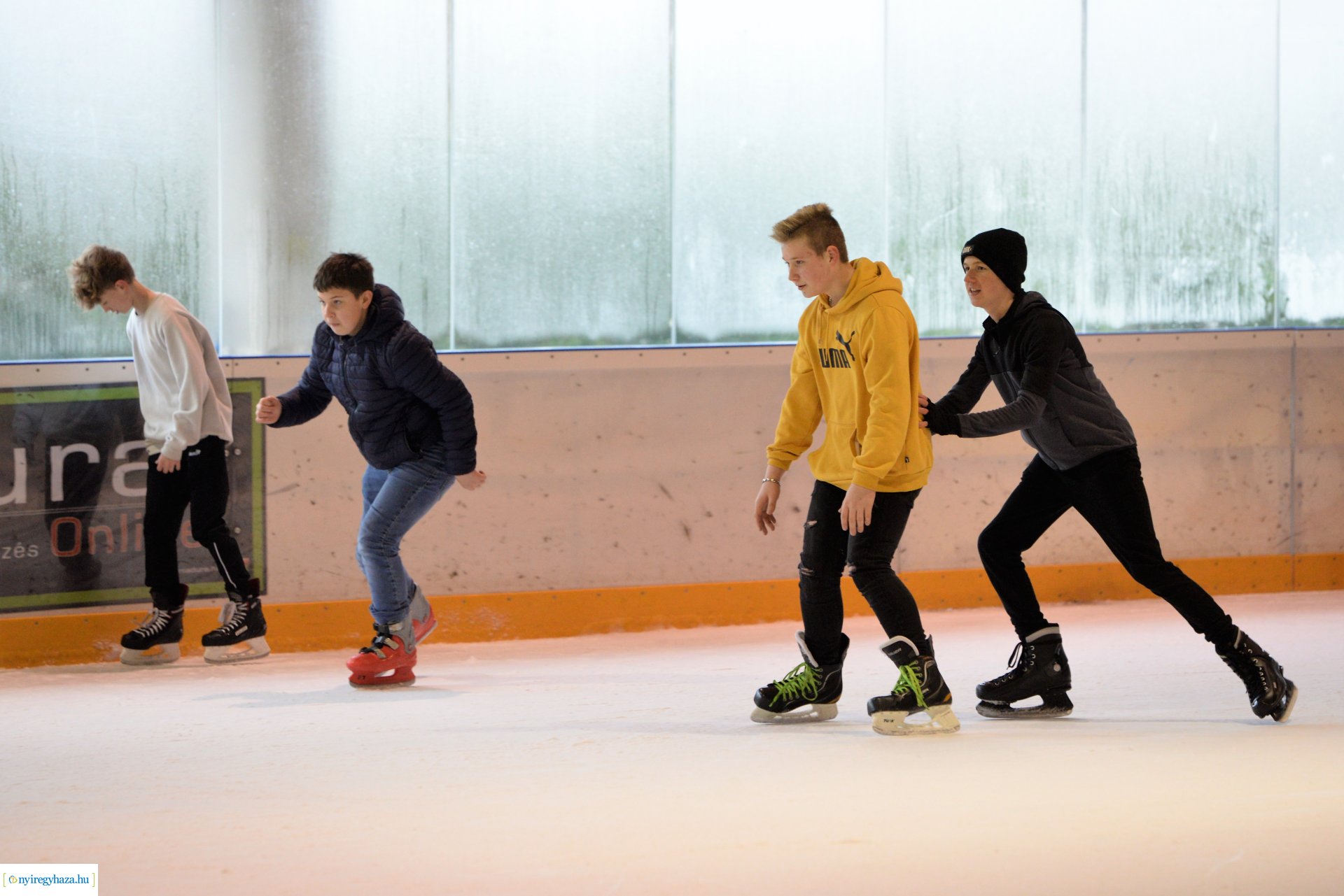 Iskolások jégtusa versenye