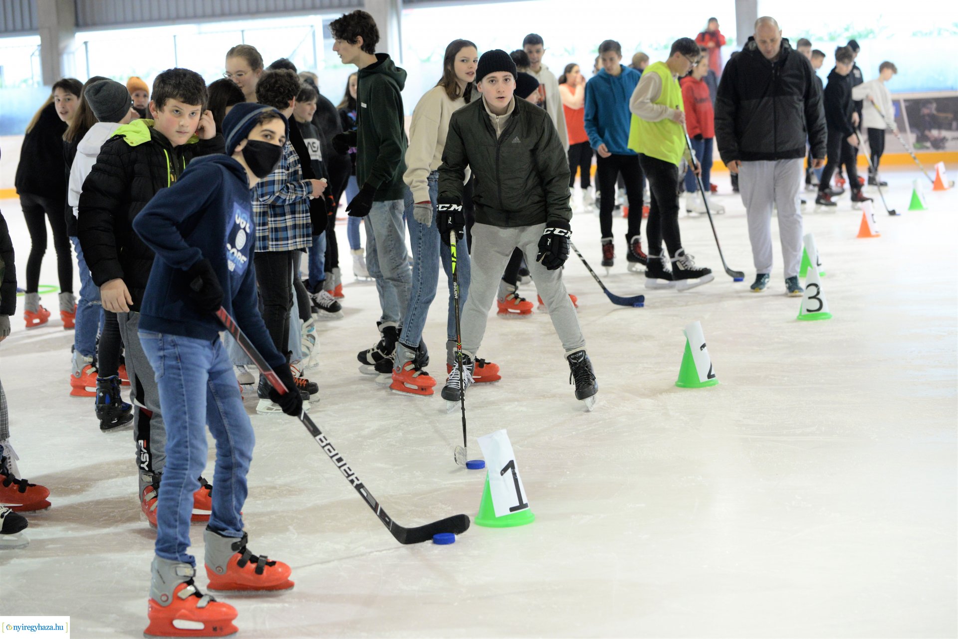 Iskolások jégtusa versenye