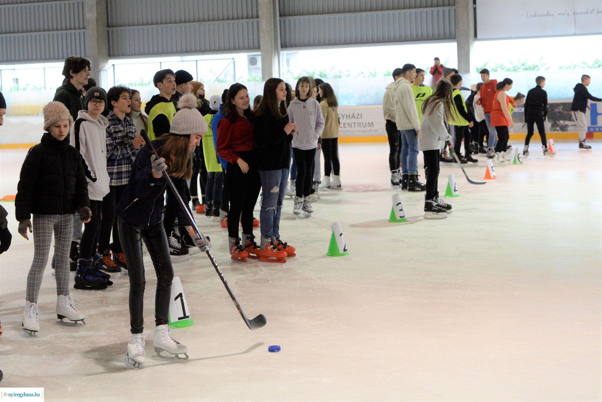 Iskolások jégtusa versenye