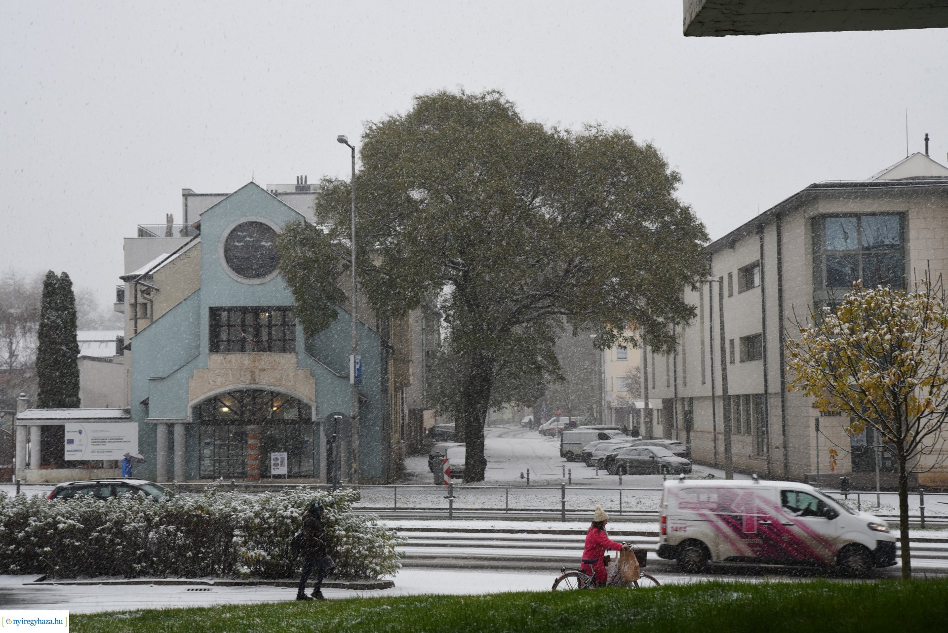 Itt az első hó, meg az első komolyabb havazás is 