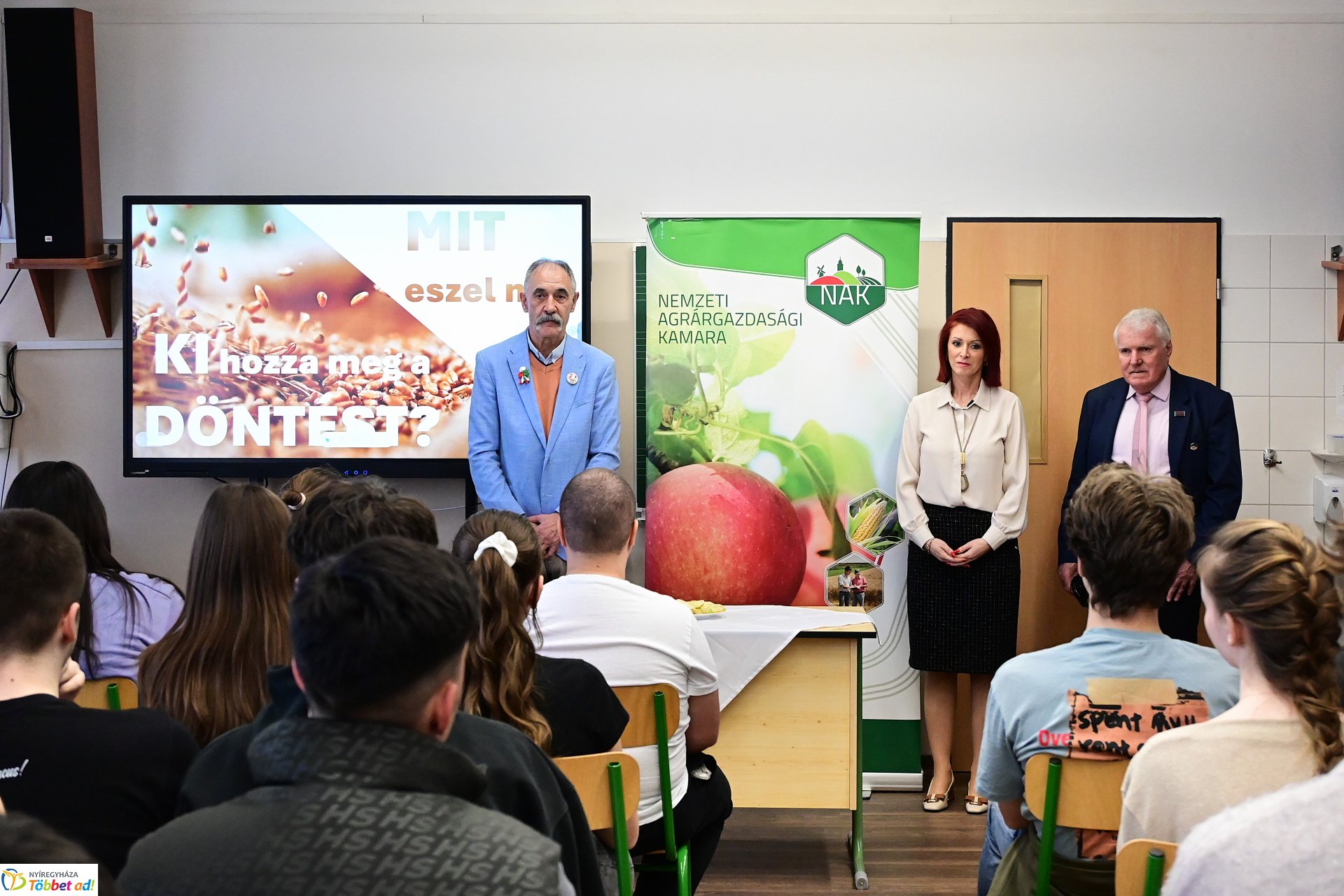 Itthonról-Otthonra - fórum középiskolásoknak az Eötvösben