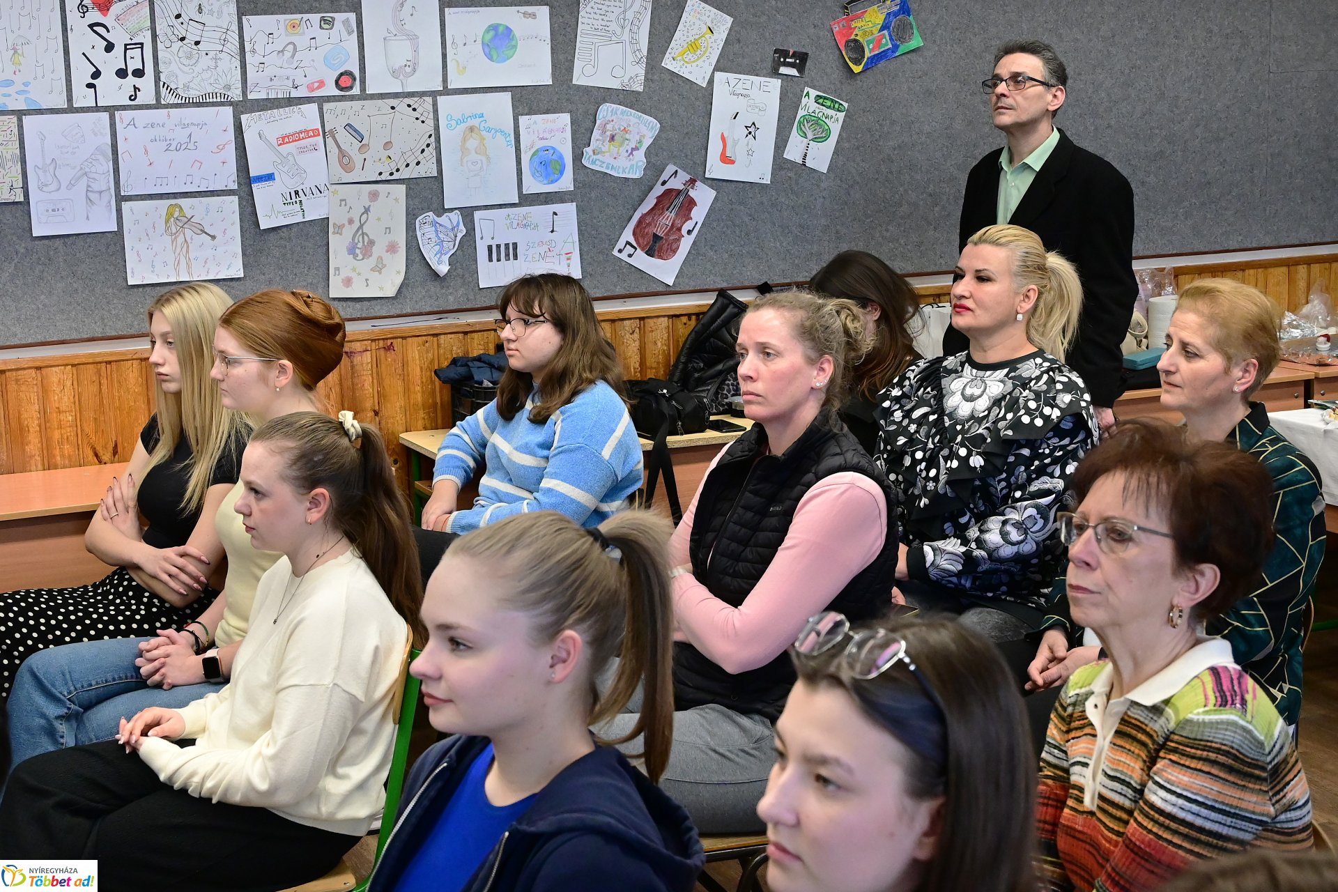 Itthonról-Otthonra - fórum középiskolásoknak az Eötvösben