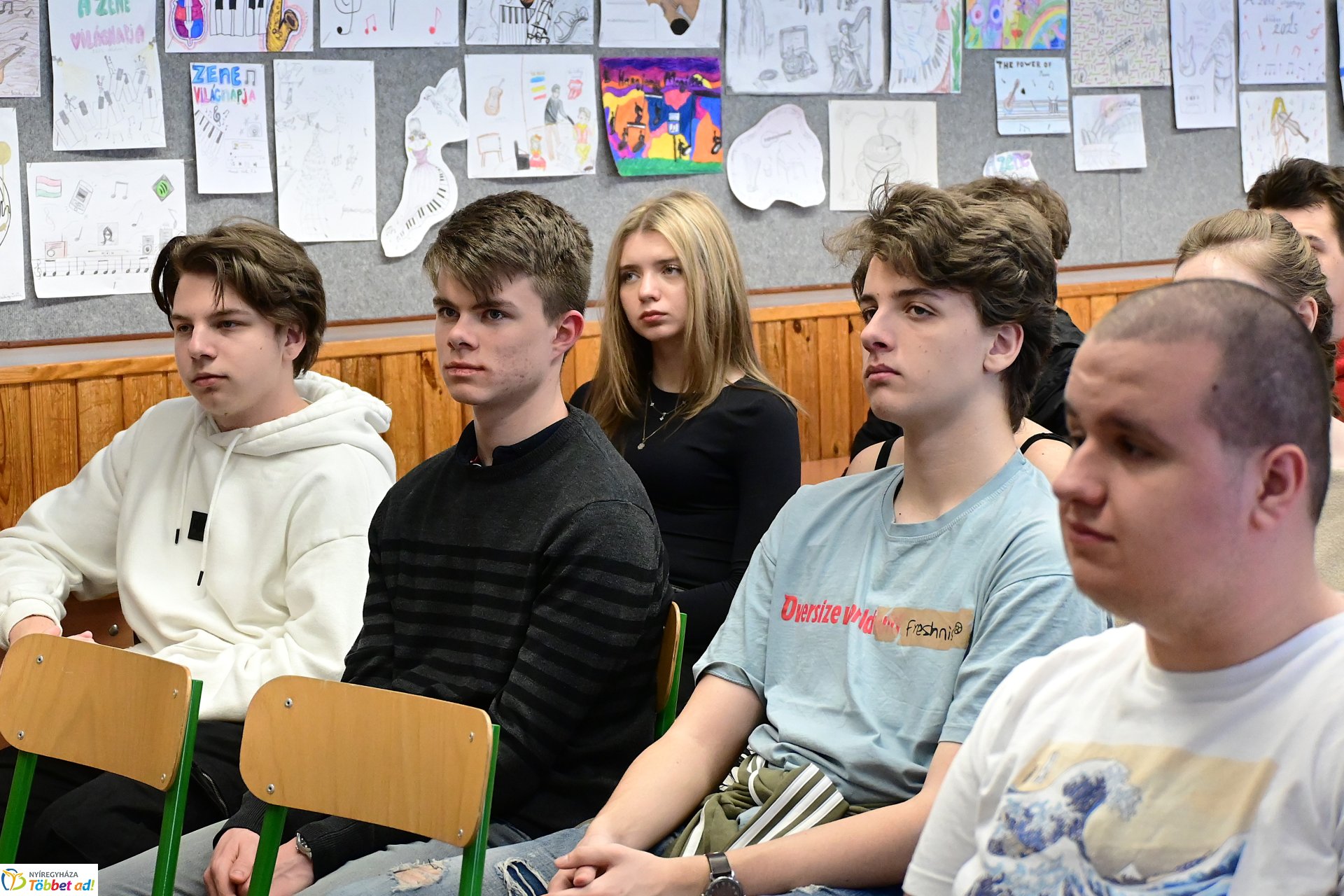 Itthonról-Otthonra - fórum középiskolásoknak az Eötvösben