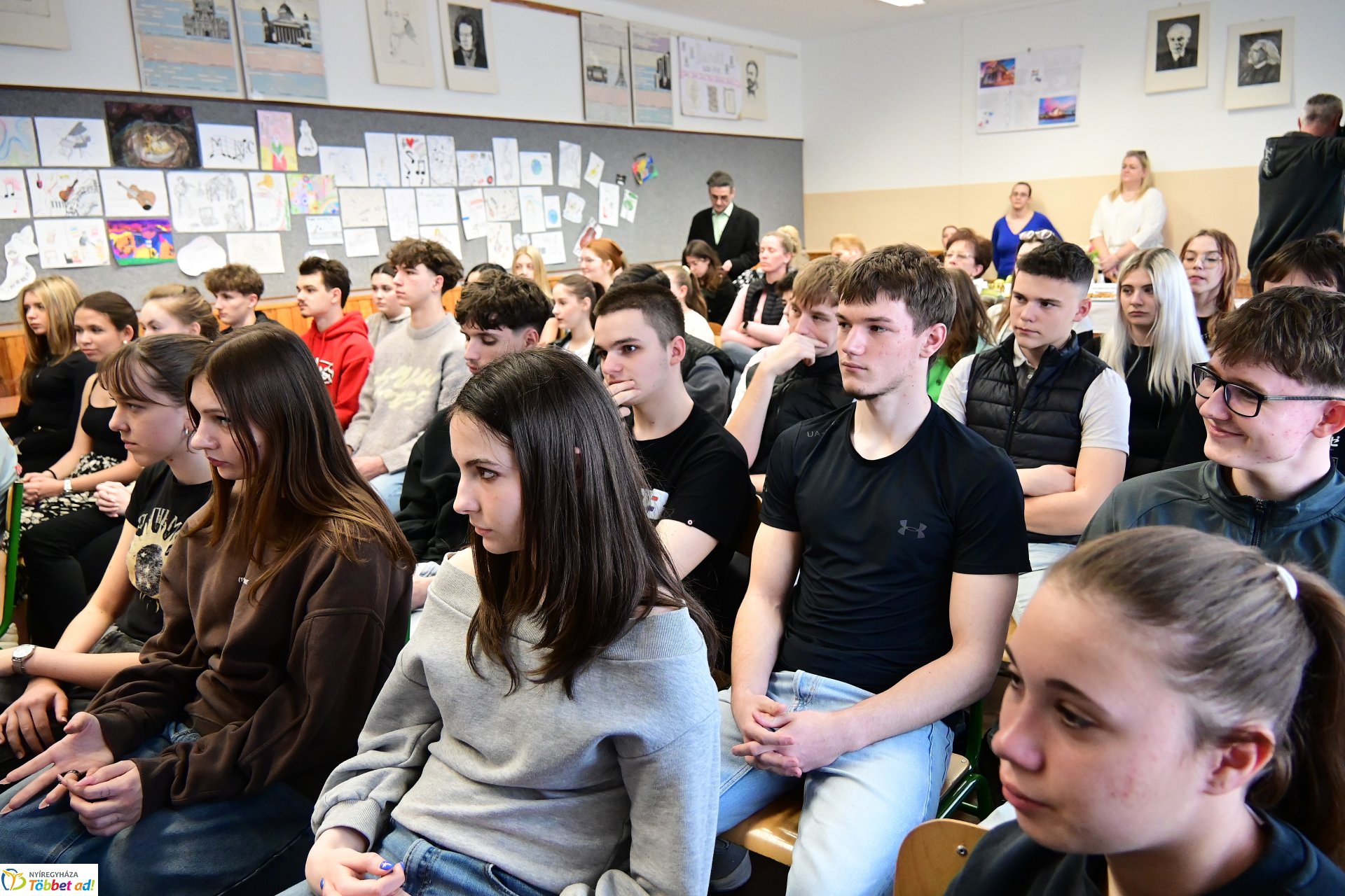 Itthonról-Otthonra - fórum középiskolásoknak az Eötvösben