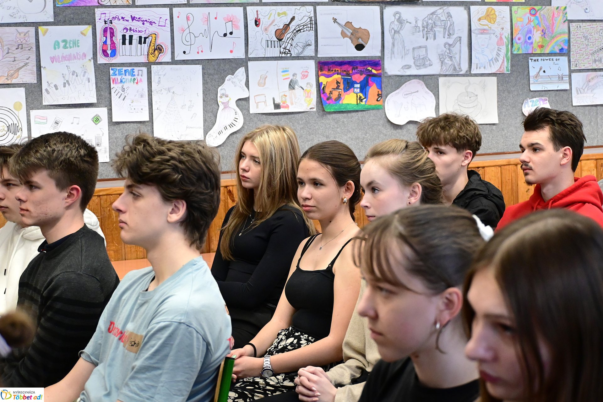 Itthonról-Otthonra - fórum középiskolásoknak az Eötvösben