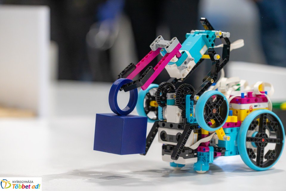 IV. DKC Robotika Verseny a Nyíregyházi Digitális Tudásközpontban