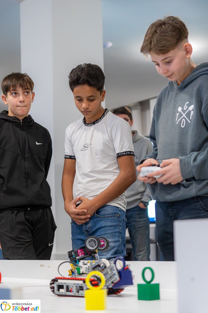 IV. DKC Robotika Verseny a Nyíregyházi Digitális Tudásközpontban