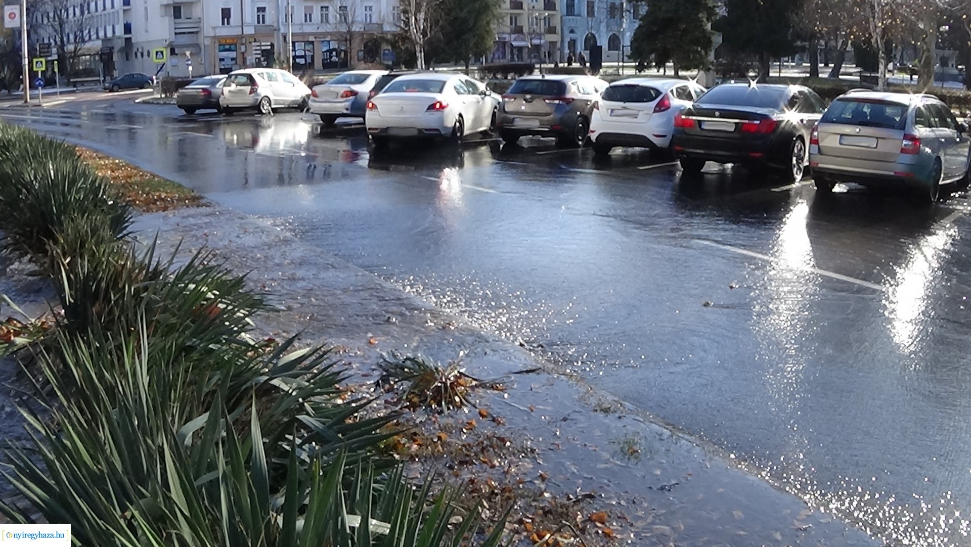 Ivóvízcső tört el Nyíregyháza belvárosában