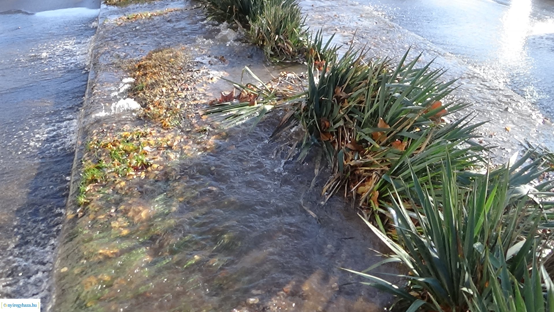 Ivóvízcső tört el Nyíregyháza belvárosában