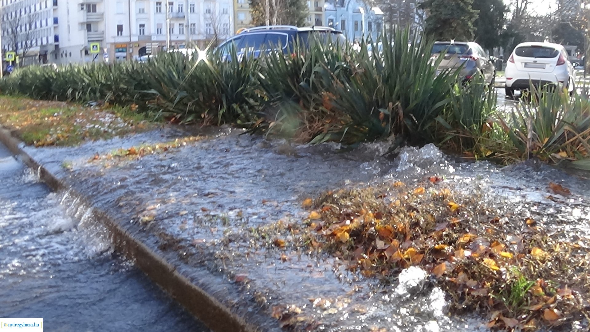 Ivóvízcső tört el Nyíregyháza belvárosában