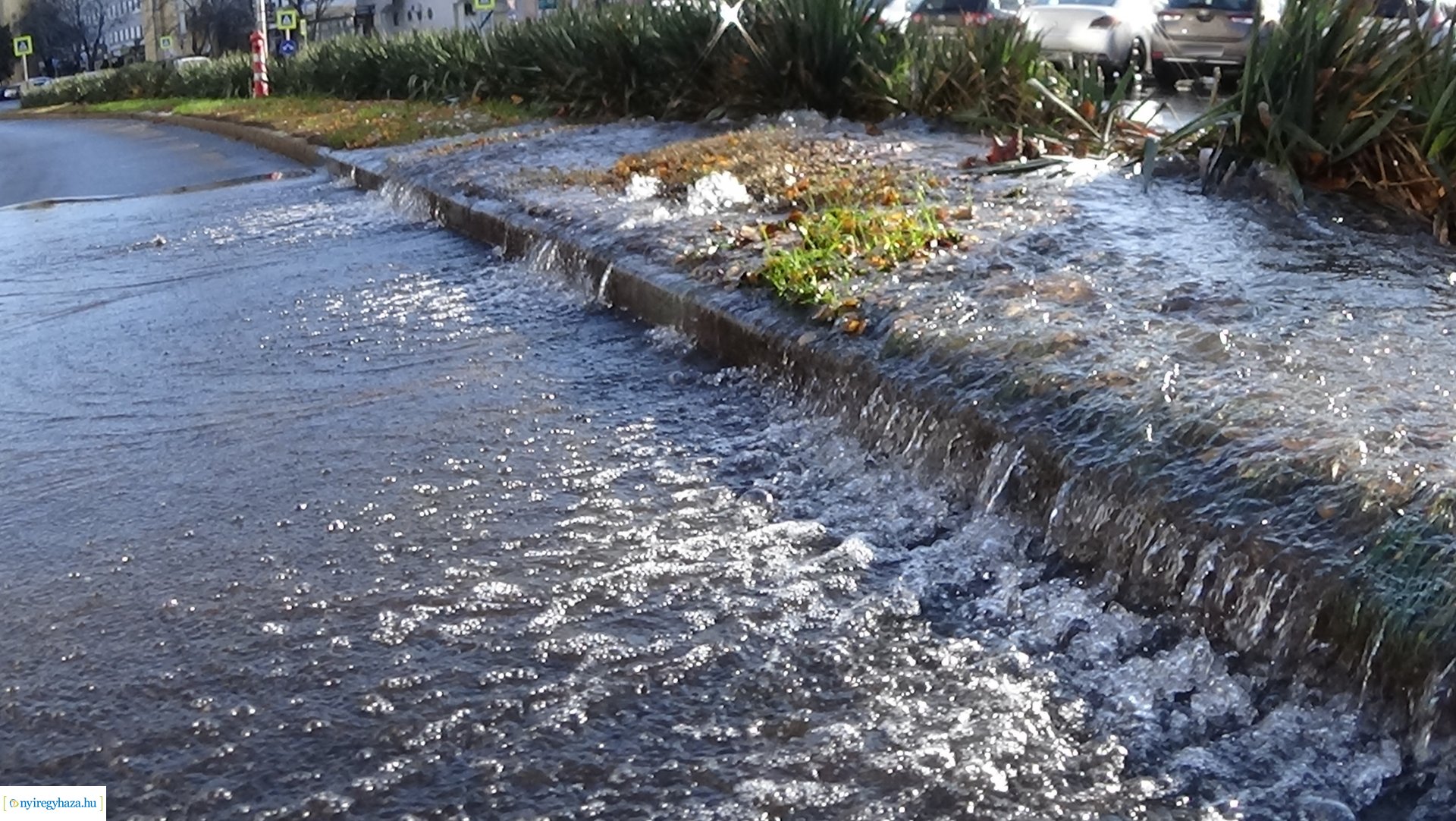 Ivóvízcső tört el Nyíregyháza belvárosában