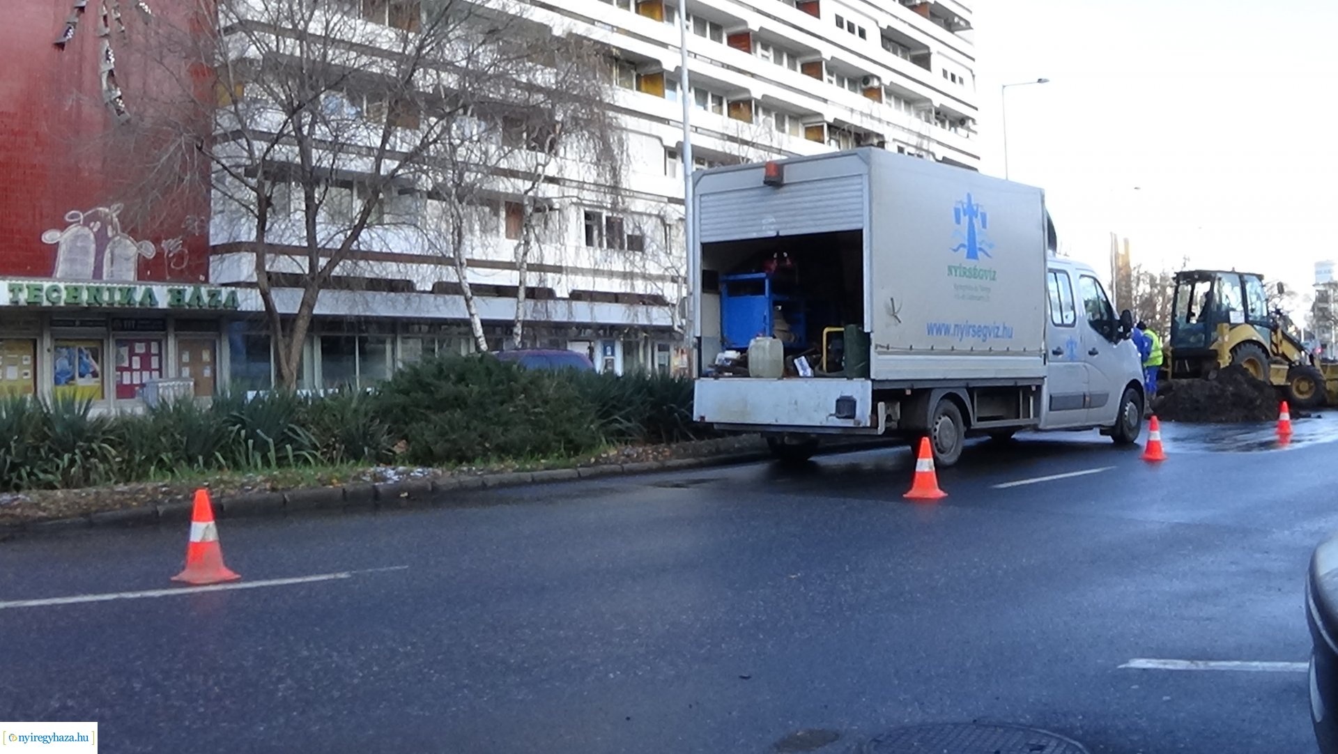 Ivóvízcső tört el Nyíregyháza belvárosában