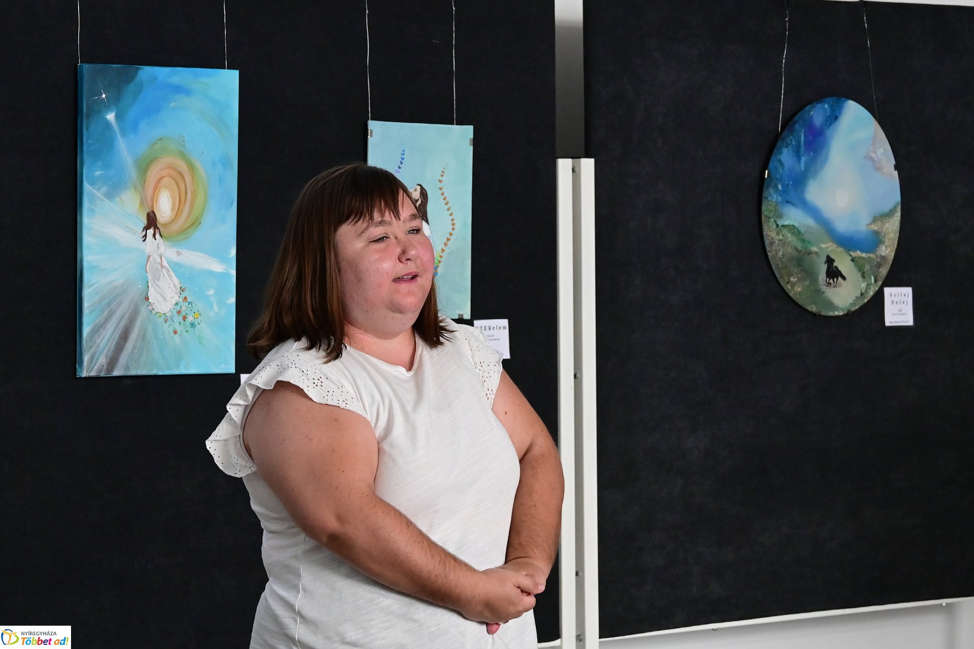 Jakab-Abonyi Vivien kiállításmegnyitója a VMKK-ban