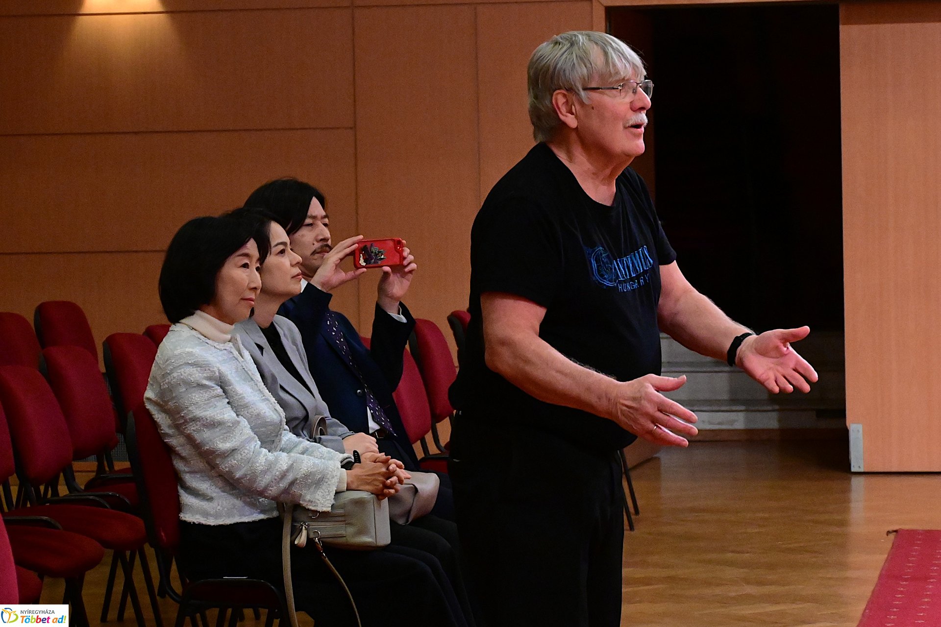 Japán nagykövet látogatása a Cantemus Kórusnál