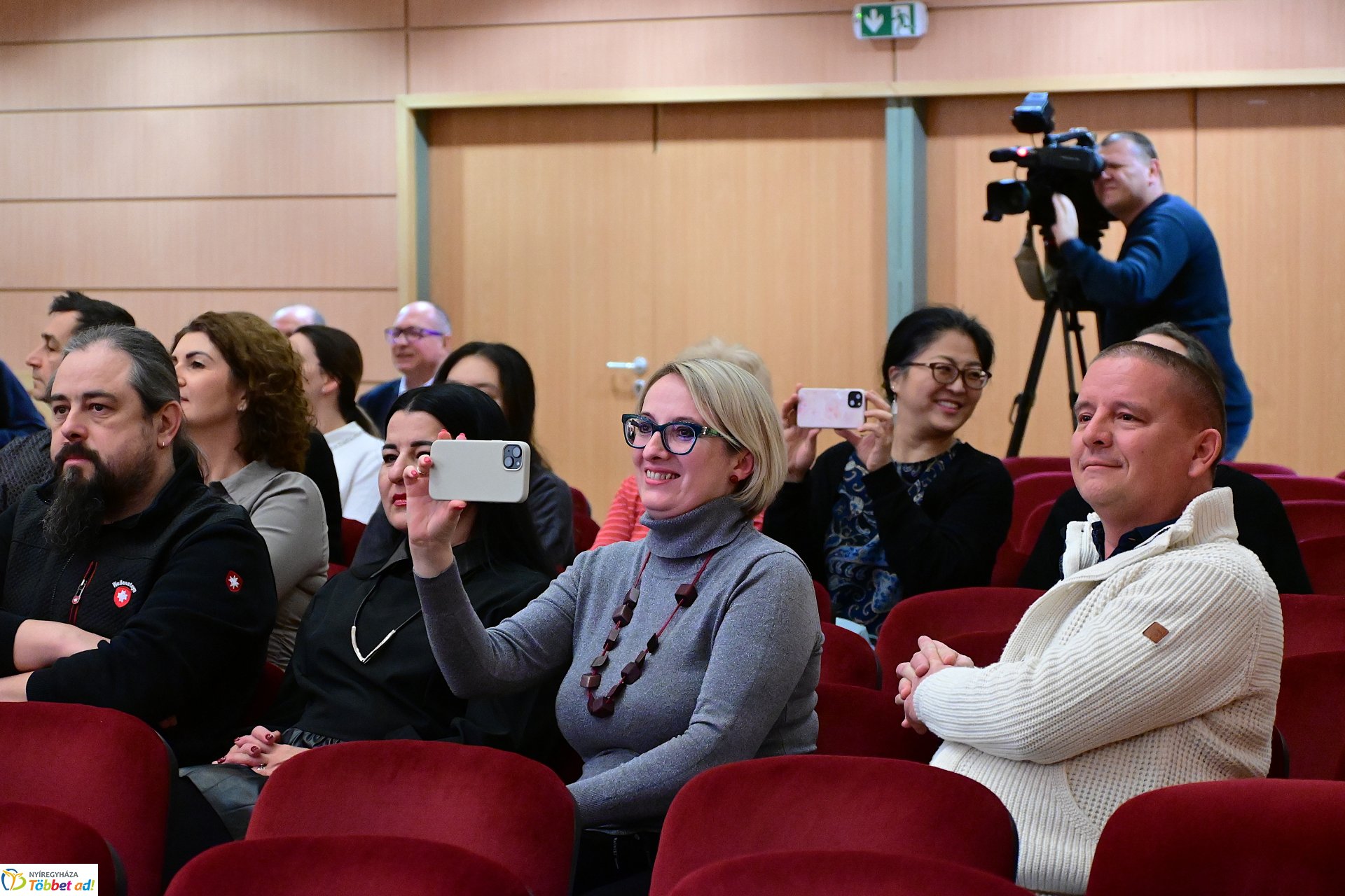 Japán nagykövet látogatása a Cantemus Kórusnál