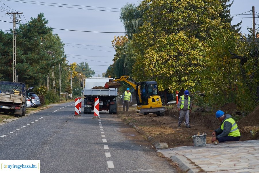 Járdaépítés a Fürdő utcán